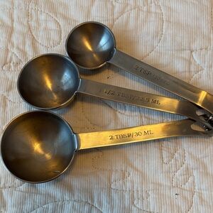 Williams-Sonoma Blue and Cream Odd-Size Measuring Spoons - Set of 3